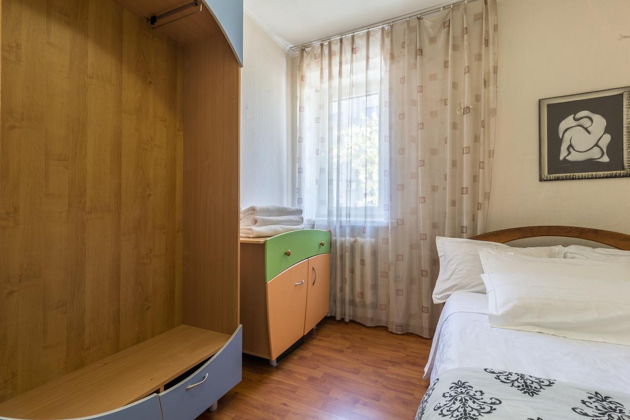 Lux 3-bedroom Area Apartment *